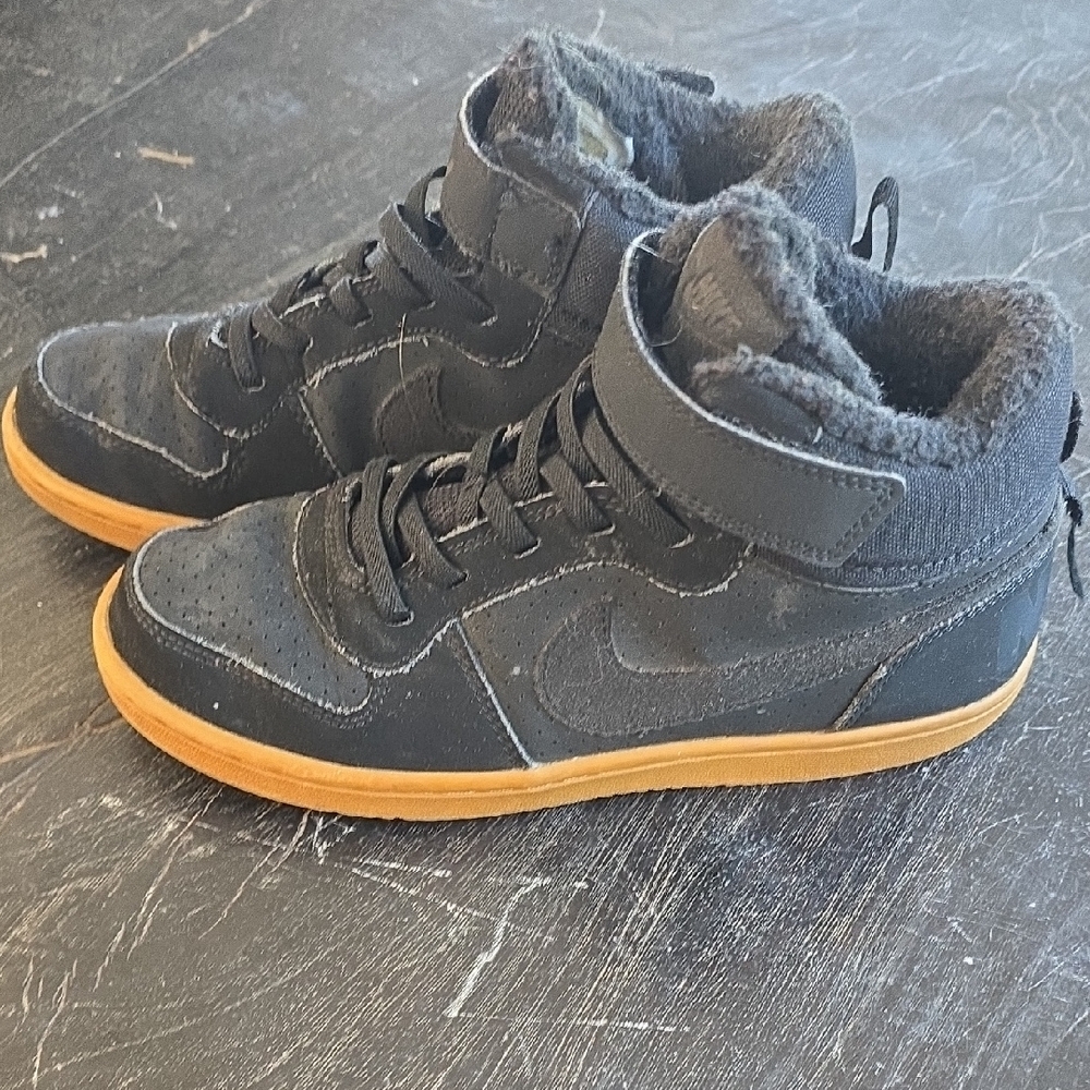 NIKE Black High-Top Sneakers